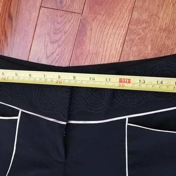 A/X Armani Exchange Capri Pants - Picture 8 of 8